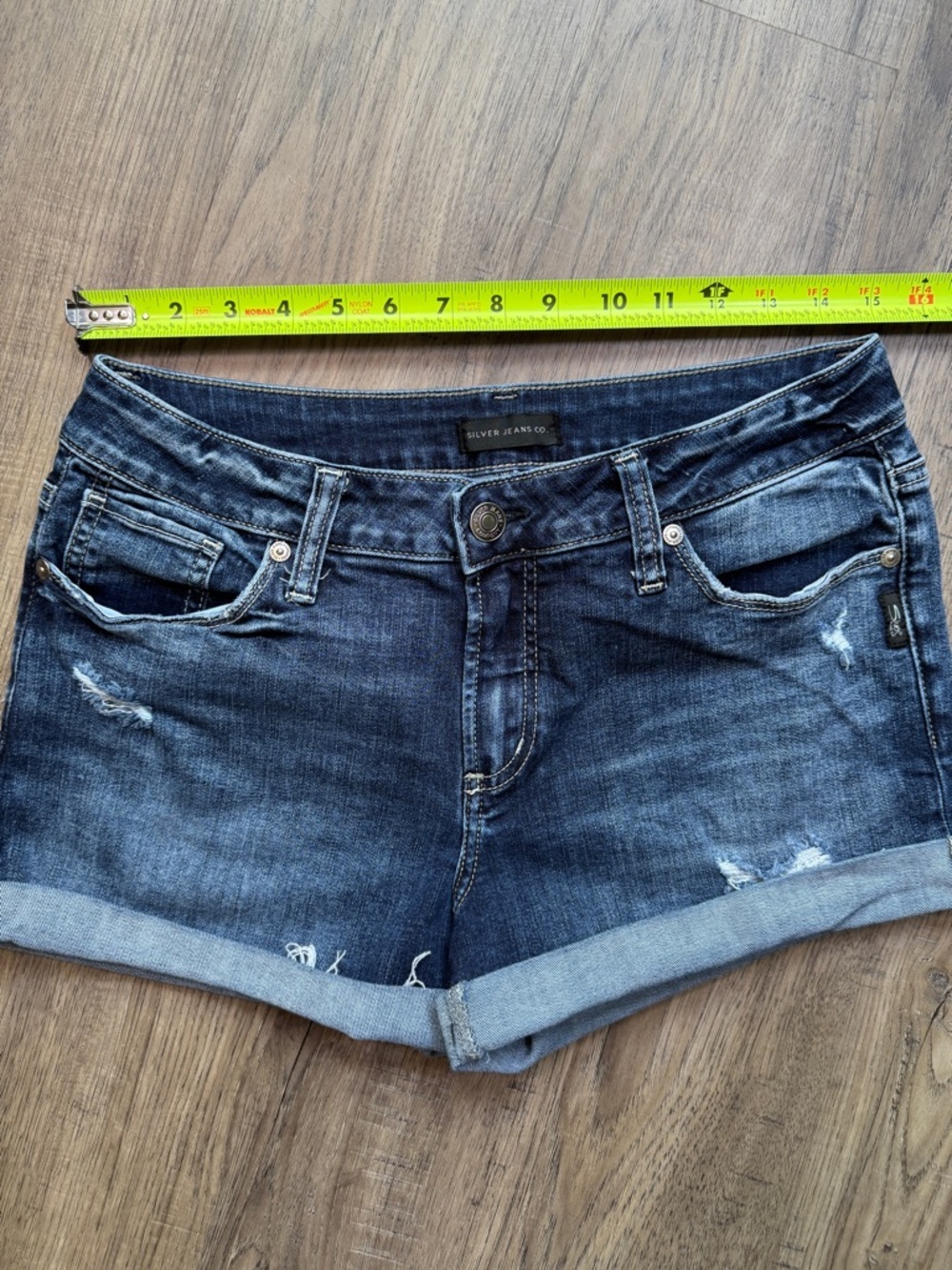 Silver Jeans Suki Distressed Rolled Hem Denim Shorts - Size 29 - Picture 5 of 12